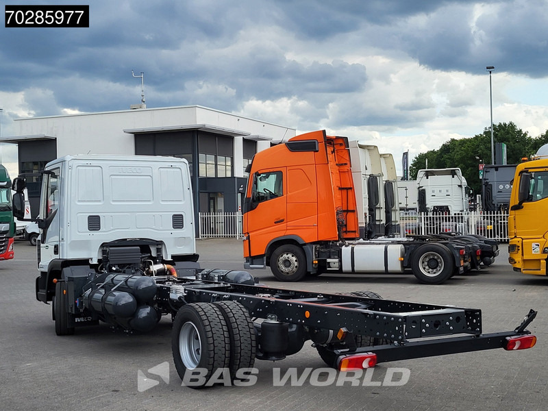 Iveco Eurocargo 120LE210 4X2 Nieuw! CNG 2xTanks Retarder TELMA Euro 6 - Φορτηγό σασί: φωτογραφία 2 Iveco Eurocargo 120LE210 4X2 Nieuw! CNG 2xTanks Retarder TELMA Euro 6 - Φορτηγό σασί: φωτογραφία 2
