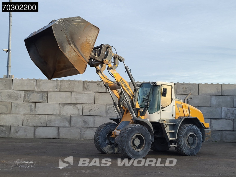 Liebherr L538 High Tip Bucket - Ελαστιχοφόρος φορτωτής: φωτογραφία 3 Liebherr L538 High Tip Bucket - Ελαστιχοφόρος φορτωτής: φωτογραφία 3