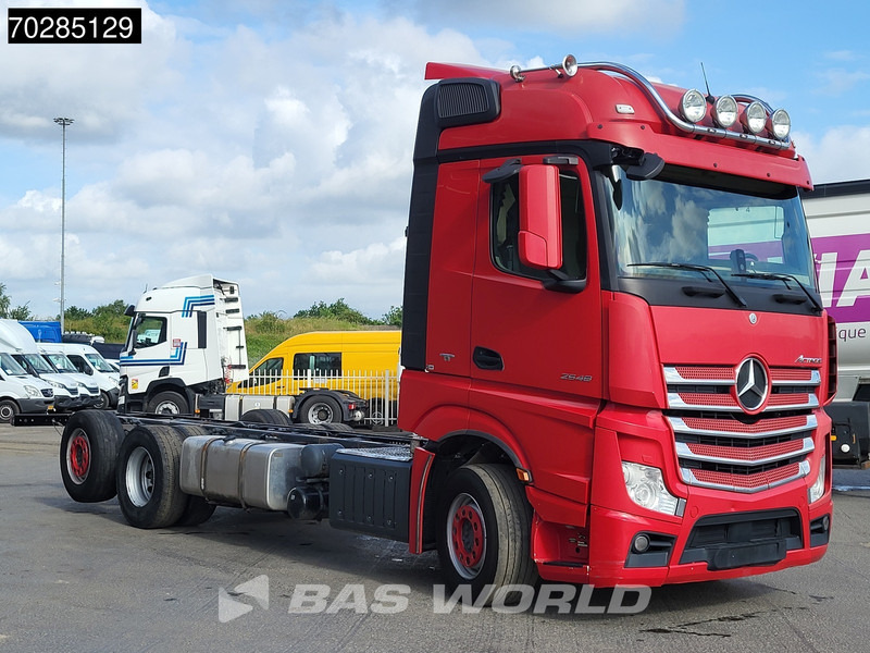 Mercedes-Benz Actros 2548 Actros 6X2 BigSpace Retarder PTO Liftachse Xenon ACC Navi Euro 6 - Φορτηγό σασί: φωτογραφία 3 Mercedes-Benz Actros 2548 Actros 6X2 BigSpace Retarder PTO Liftachse Xenon ACC Navi Euro 6 - Φορτηγό σασί: φωτογραφία 3