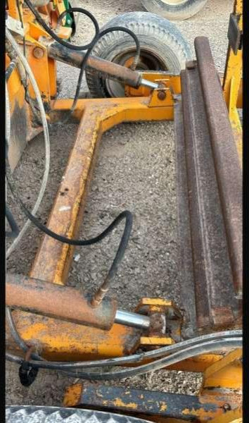 Capilla CRF-2 - Γκρέιντερ: φωτογραφία 5 Capilla CRF-2 - Γκρέιντερ: φωτογραφία 5