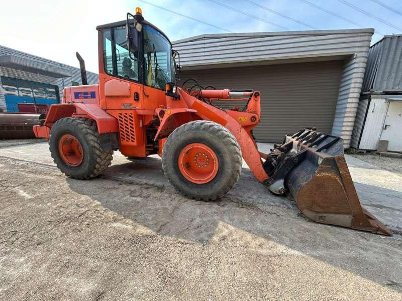 Hitachi W130A - Ελαστιχοφόρος φορτωτής: φωτογραφία 2 Hitachi W130A - Ελαστιχοφόρος φορτωτής: φωτογραφία 2
