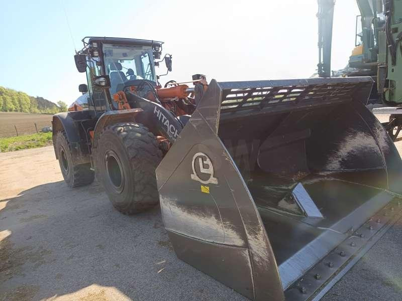 Hitachi ZW220-7 - Ελαστιχοφόρος φορτωτής: φωτογραφία 2 Hitachi ZW220-7 - Ελαστιχοφόρος φορτωτής: φωτογραφία 2