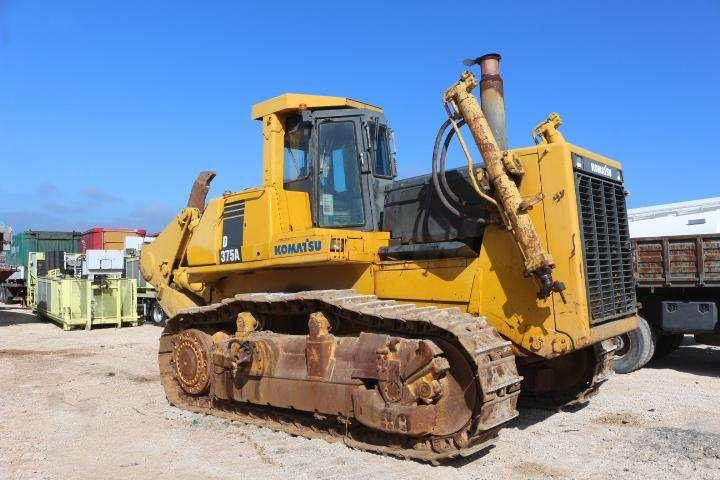 Komatsu Bulldozer D375A-1 - Μπουλντόζα: φωτογραφία 1 Komatsu Bulldozer D375A-1 - Μπουλντόζα: φωτογραφία 1