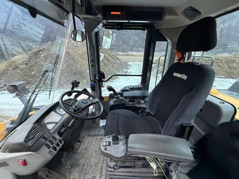 Ελαστιχοφόρος φορτωτής Komatsu WA380-8: φωτογραφία 11 Ελαστιχοφόρος φορτωτής Komatsu WA380-8: φωτογραφία 11