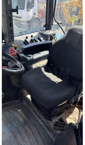 New Holland TM175 - Τρακτέρ: φωτογραφία 4 New Holland TM175 - Τρακτέρ: φωτογραφία 4