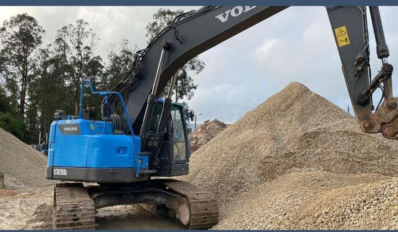 Volvo ECR235DL - Ερπυστριοφόρος εκσκαφέας: φωτογραφία 2 Volvo ECR235DL - Ερπυστριοφόρος εκσκαφέας: φωτογραφία 2