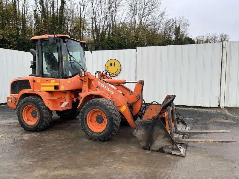 Volvo L30G - Ελαστιχοφόρος φορτωτής: φωτογραφία 1 Volvo L30G - Ελαστιχοφόρος φορτωτής: φωτογραφία 1