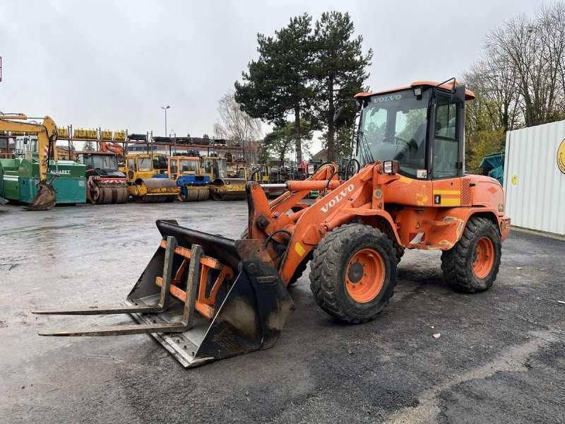 Volvo L30G - Ελαστιχοφόρος φορτωτής: φωτογραφία 3 Volvo L30G - Ελαστιχοφόρος φορτωτής: φωτογραφία 3