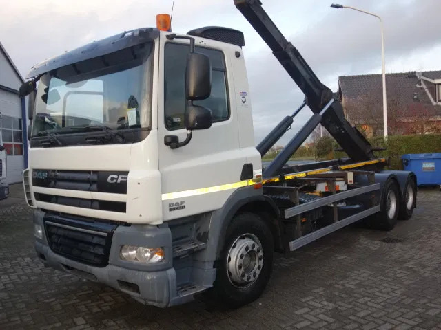 DAF 85.410 CF 6X4 SLEEL SPRINGS MANUAL GEARBOX - Φορτηγό φόρτωσης γάντζου: φωτογραφία 1 DAF 85.410 CF 6X4 SLEEL SPRINGS MANUAL GEARBOX - Φορτηγό φόρτωσης γάντζου: φωτογραφία 1