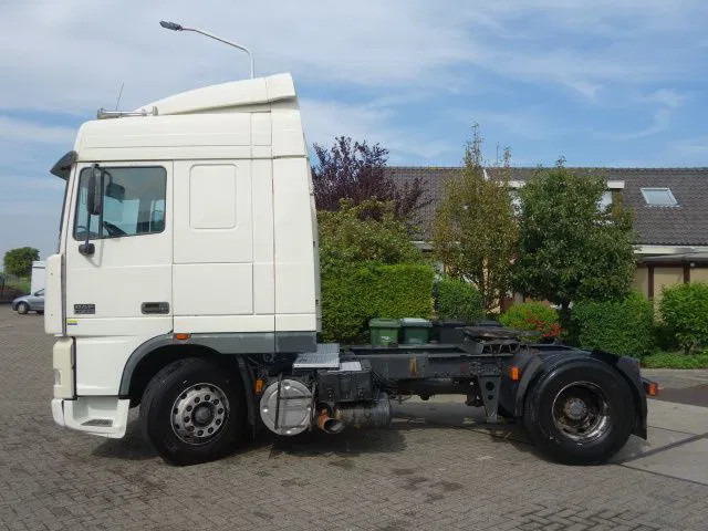 DAF XF 430 EURO3 MANAULE GEAR - Τράκτορας: φωτογραφία 5 DAF XF 430 EURO3 MANAULE GEAR - Τράκτορας: φωτογραφία 5