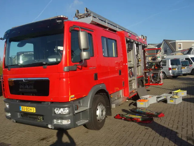 MAN TGM 15.250 FIRE TRUCK,2000 LITER TANK, FOAM TANK, AIRCO,WITH EQUIPMENT - Πυροσβεστικό όχημα: φωτογραφία 1 MAN TGM 15.250 FIRE TRUCK,2000 LITER TANK, FOAM TANK, AIRCO,WITH EQUIPMENT - Πυροσβεστικό όχημα: φωτογραφία 1