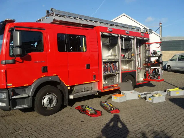 MAN TGM 15.250 FIRE TRUCK,2000 LITER TANK, FOAM TANK, AIRCO,WITH EQUIPMENT - Πυροσβεστικό όχημα: φωτογραφία 2 MAN TGM 15.250 FIRE TRUCK,2000 LITER TANK, FOAM TANK, AIRCO,WITH EQUIPMENT - Πυροσβεστικό όχημα: φωτογραφία 2