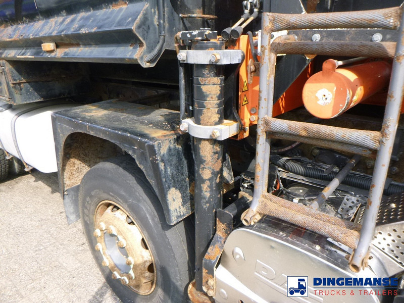 Interior photo 1: Φορτηγό με γερανό DAF CF 85.360 8X4 RHD tipper + Terex 118.2 VGL-A15