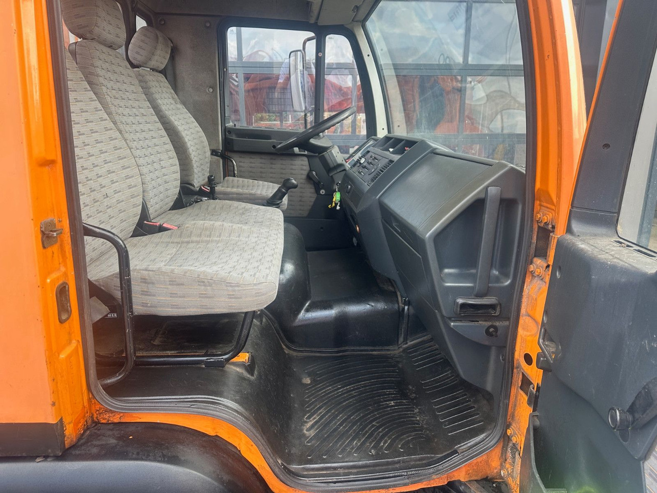 MAN 8.163 Pritsche - Φορτηγό με ανοιχτή καρότσα: φωτογραφία 5 MAN 8.163 Pritsche - Φορτηγό με ανοιχτή καρότσα: φωτογραφία 5