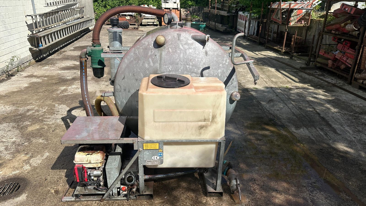 Saug-Druck fass Flexi  + 2 Frisch-Wassertaschen - Όχημα εκκένωσης βόθρων: φωτογραφία 1 Saug-Druck fass Flexi  + 2 Frisch-Wassertaschen - Όχημα εκκένωσης βόθρων: φωτογραφία 1