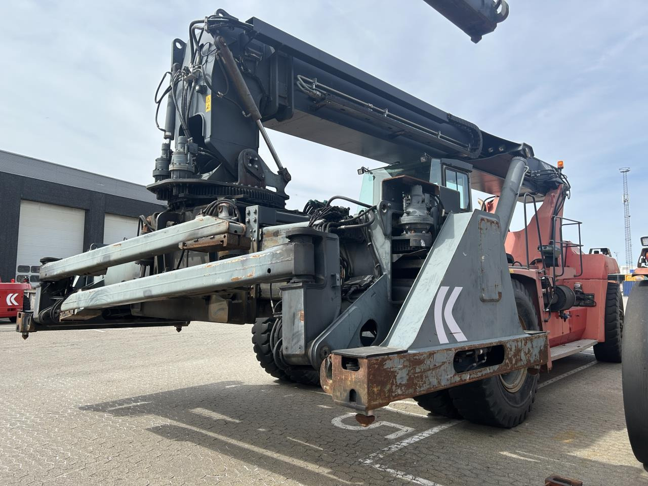 Kalmar DRF450-65C5XS - Reachstacker: φωτογραφία 1 Kalmar DRF450-65C5XS - Reachstacker: φωτογραφία 1