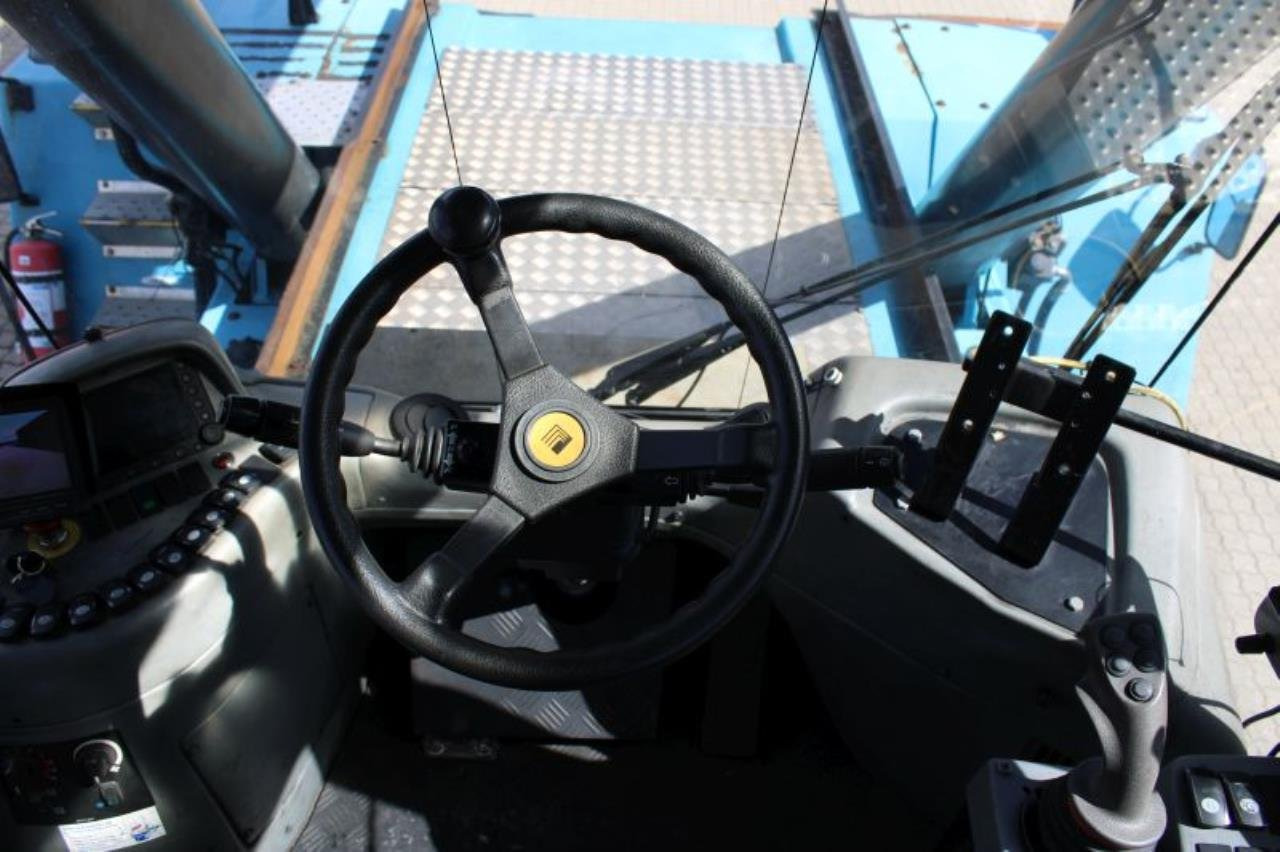 SMV SC45-31 TB5 - Reachstacker: φωτογραφία 4 SMV SC45-31 TB5 - Reachstacker: φωτογραφία 4