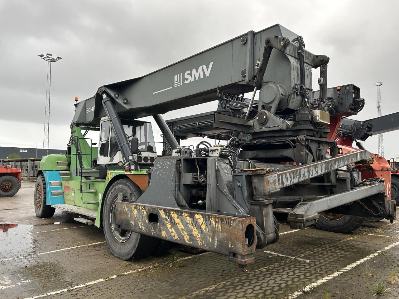 SMV SC4537 CBX5 - Reachstacker: φωτογραφία 1 SMV SC4537 CBX5 - Reachstacker: φωτογραφία 1
