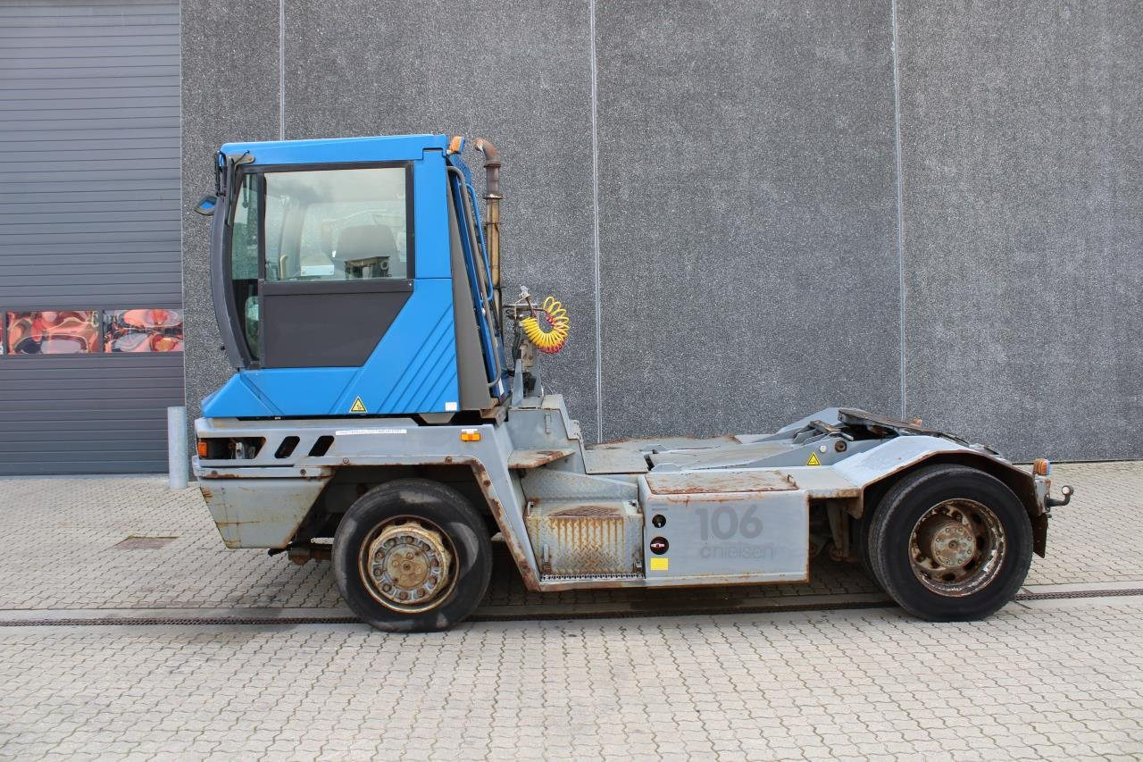 Terberg RT222 - Τράκτορες τελωνείων: φωτογραφία 1 Terberg RT222 - Τράκτορες τελωνείων: φωτογραφία 1