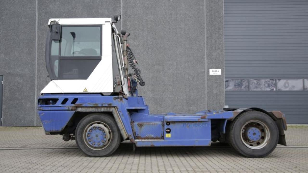 Terberg RT222 - Τράκτορες τελωνείων: φωτογραφία 1 Terberg RT222 - Τράκτορες τελωνείων: φωτογραφία 1