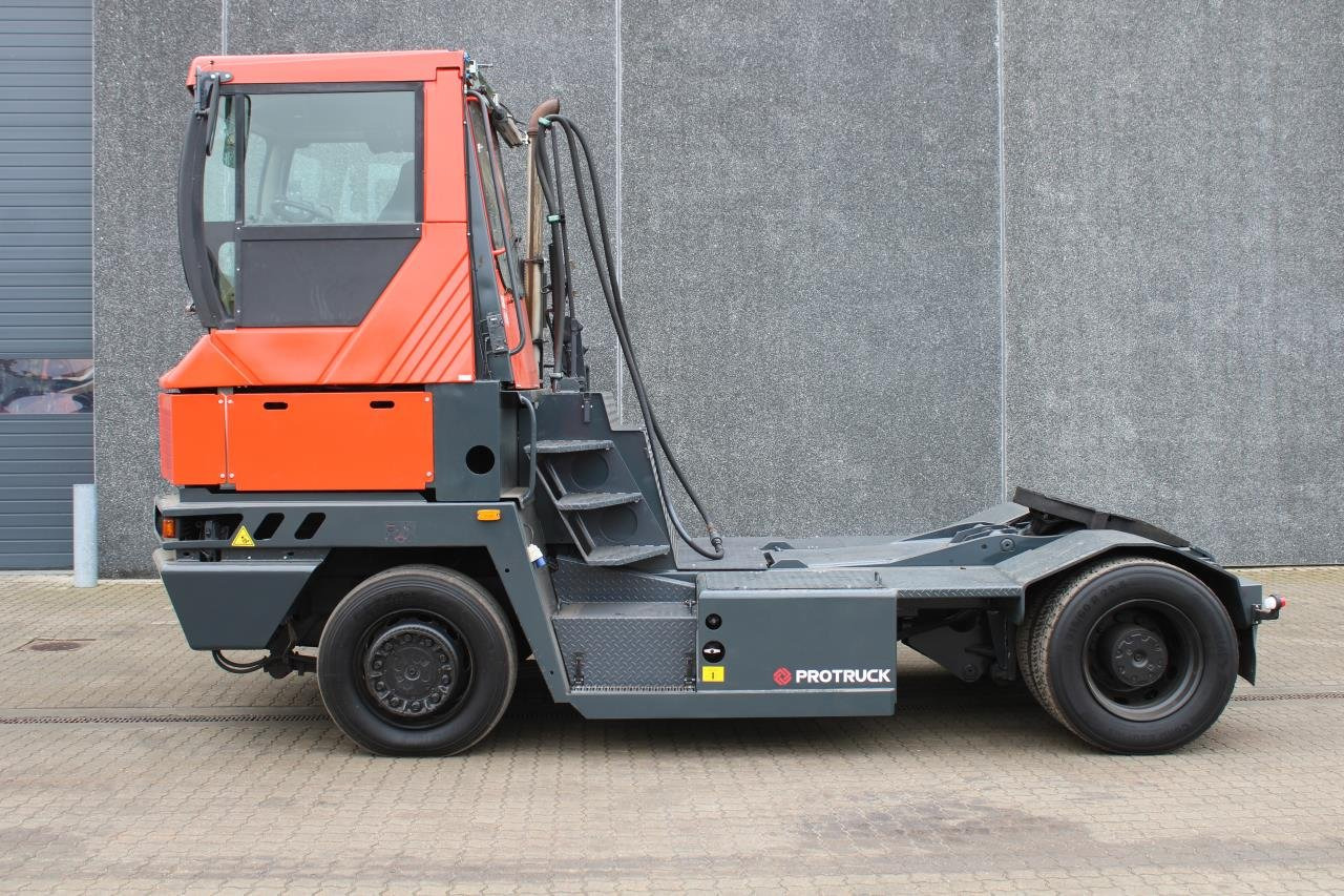 Terberg RT222 - Τράκτορες τελωνείων: φωτογραφία 1 Terberg RT222 - Τράκτορες τελωνείων: φωτογραφία 1