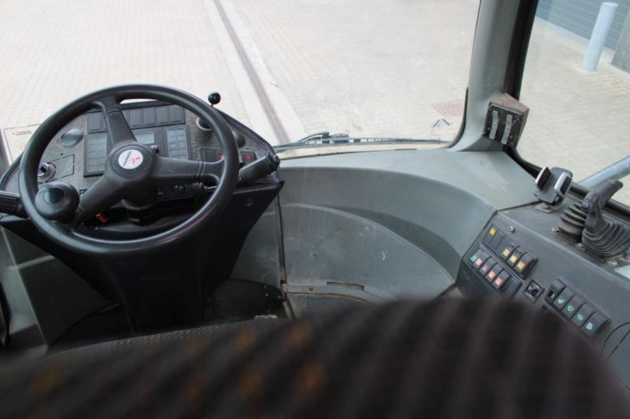 Terberg RT222 - Τράκτορες τελωνείων: φωτογραφία 4 Terberg RT222 - Τράκτορες τελωνείων: φωτογραφία 4