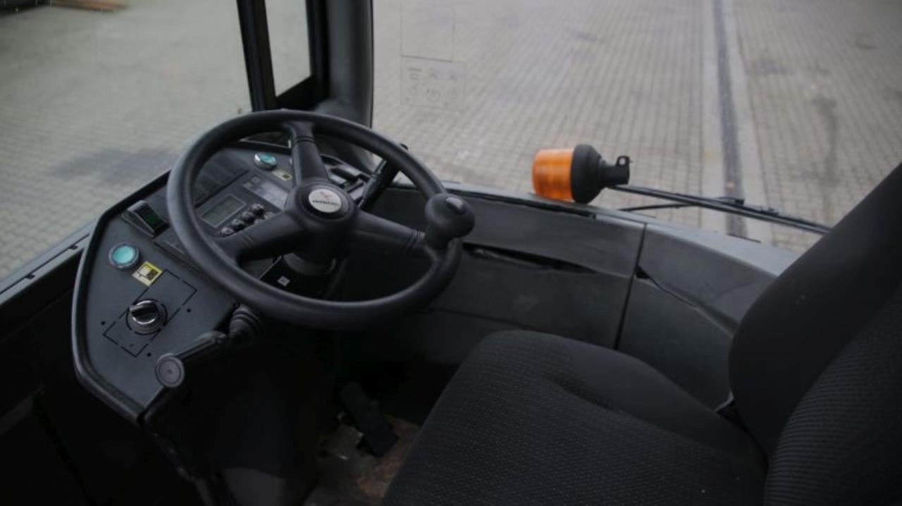 Terberg RT222 - Τράκτορες τελωνείων: φωτογραφία 4 Terberg RT222 - Τράκτορες τελωνείων: φωτογραφία 4