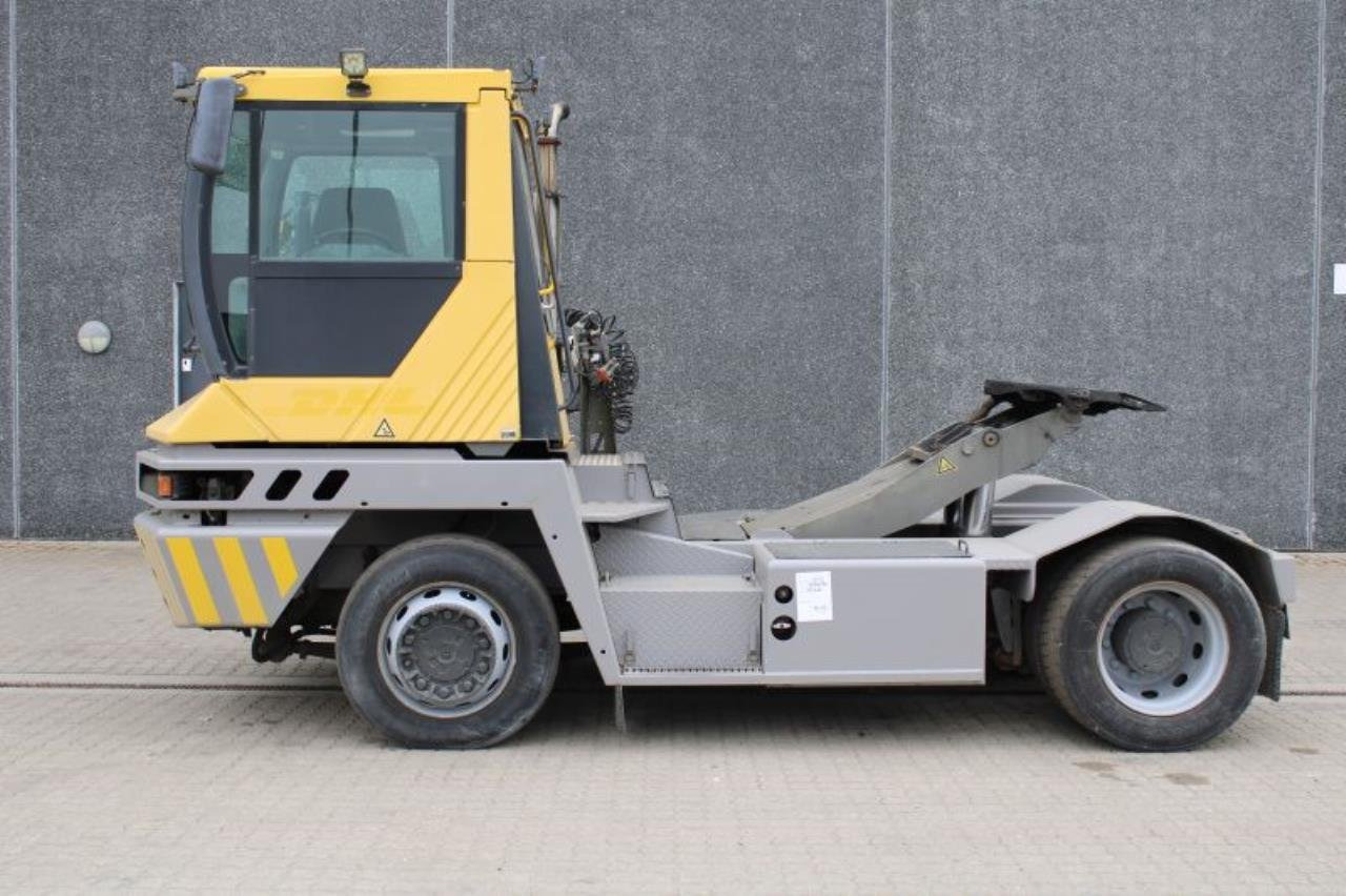 Terberg RT222 - Τράκτορες τελωνείων: φωτογραφία 1 Terberg RT222 - Τράκτορες τελωνείων: φωτογραφία 1