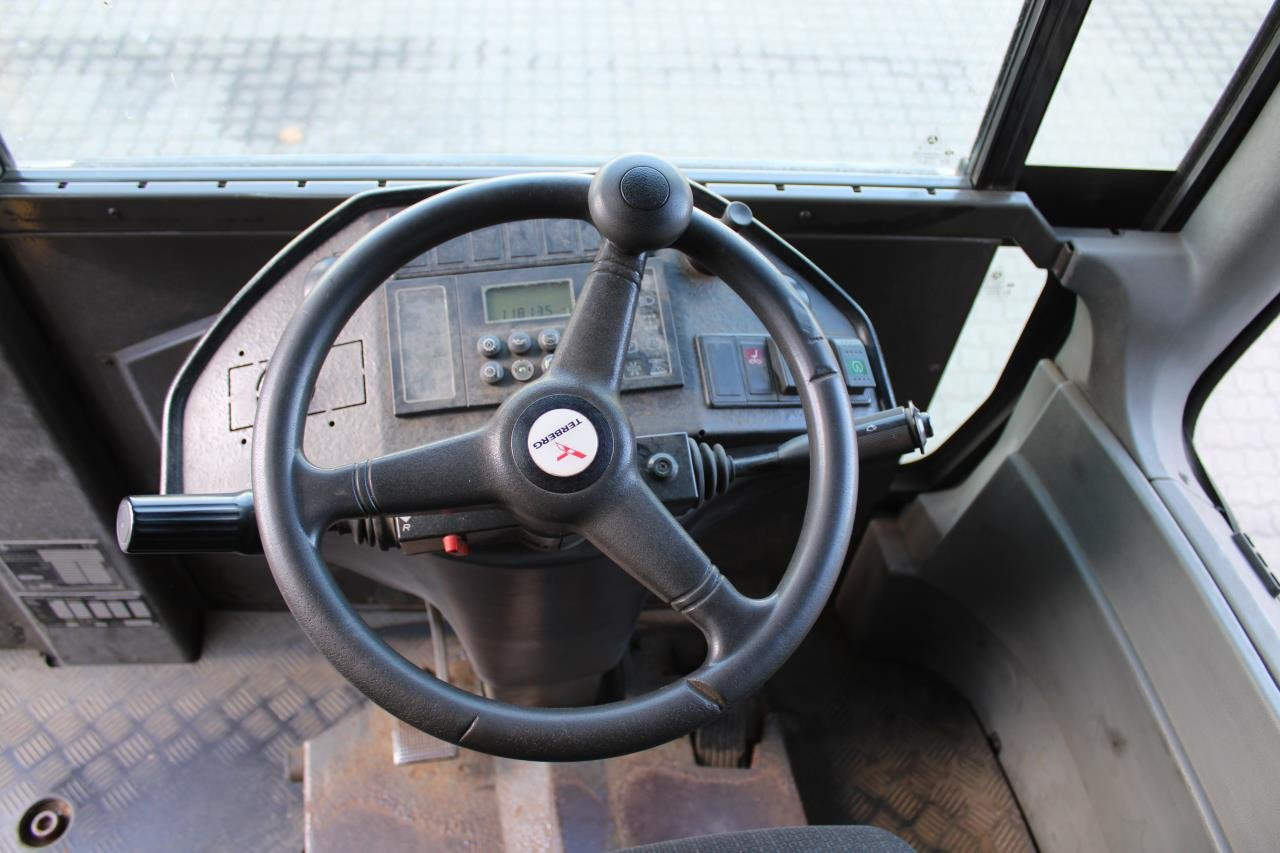 Terberg RT282 - Τράκτορες τελωνείων: φωτογραφία 4 Terberg RT282 - Τράκτορες τελωνείων: φωτογραφία 4