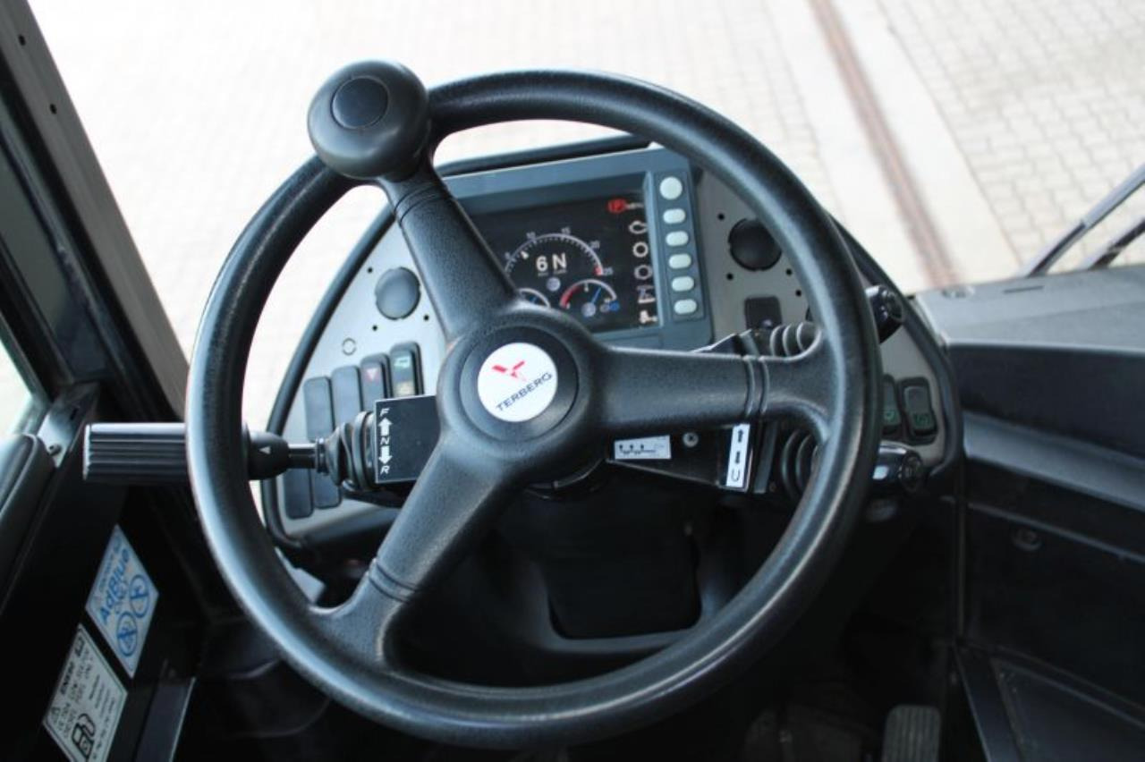 Terberg RT283 - Τράκτορες τελωνείων: φωτογραφία 4 Terberg RT283 - Τράκτορες τελωνείων: φωτογραφία 4