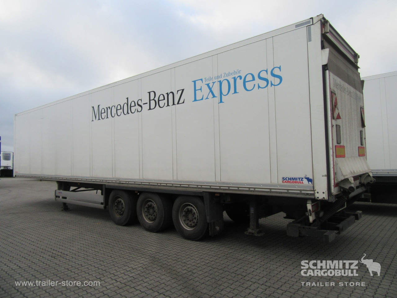 SCHMITZ Auflieger Trockenfrachtkoffer Standard Taillift - Επικαθήμενο κόφα: φωτογραφία 4 SCHMITZ Auflieger Trockenfrachtkoffer Standard Taillift - Επικαθήμενο κόφα: φωτογραφία 4