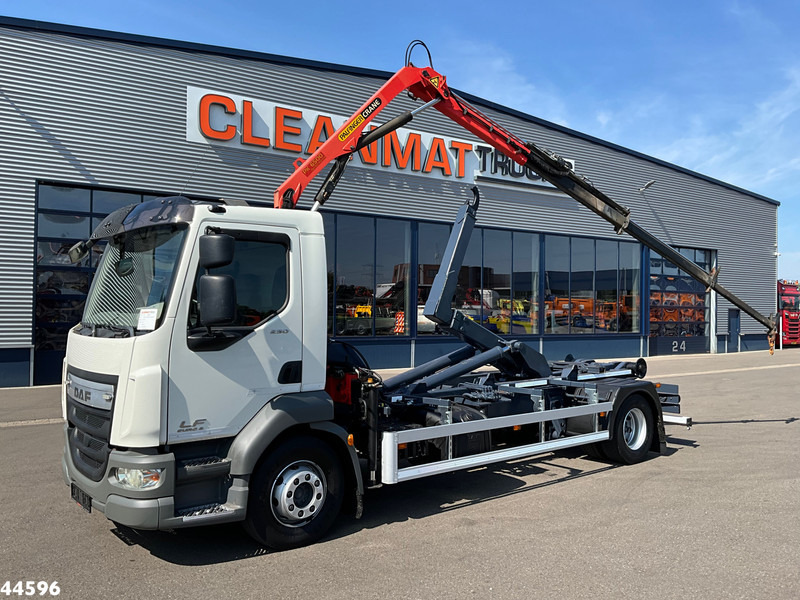 DAF FA LF 250 Euro 6 Palfinger 6,5 Tonmeter laadkraan - Φορτηγό φόρτωσης γάντζου, Φορτηγό με γερανό: φωτογραφία 1 DAF FA LF 250 Euro 6 Palfinger 6,5 Tonmeter laadkraan - Φορτηγό φόρτωσης γάντζου, Φορτηγό με γερανό: φωτογραφία 1