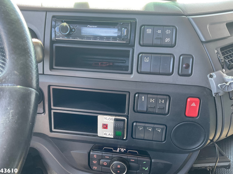 Φορτηγό με γερανό DAF FAD XF 530 8x4 Holzkran: φωτογραφία 19