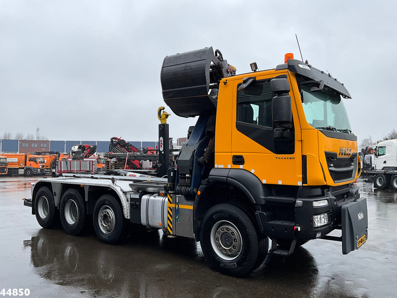Iveco Trakker AD380T41W 8x6 Euro 6 HMF 19 Tonmeter Z-kraan - Φορτηγό φόρτωσης γάντζου, Φορτηγό με γερανό: φωτογραφία 5 Iveco Trakker AD380T41W 8x6 Euro 6 HMF 19 Tonmeter Z-kraan - Φορτηγό φόρτωσης γάντζου, Φορτηγό με γερανό: φωτογραφία 5
