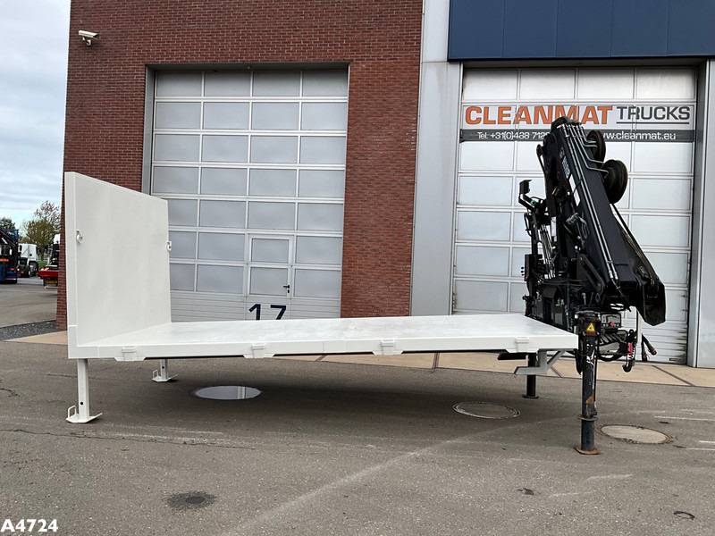 Laadplateau met Hiab 14 Tonmeter laadkraan - Κοντέινερ τύπου γάντζου: φωτογραφία 3 Laadplateau met Hiab 14 Tonmeter laadkraan - Κοντέινερ τύπου γάντζου: φωτογραφία 3