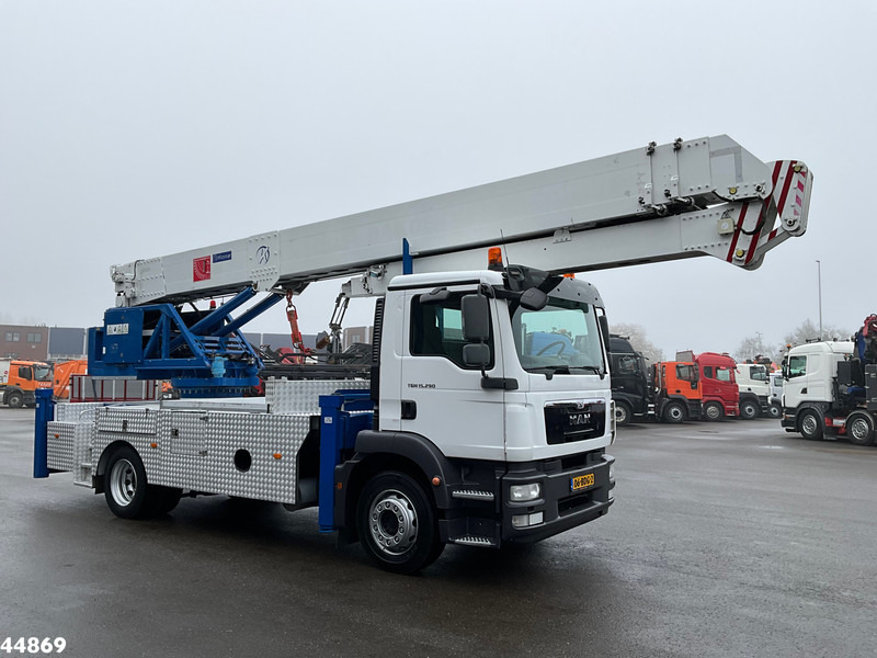 Φορτηγό με γερανό MAN TGM 15.290 Klaas 35 meter Dachdecker Kran: φωτογραφία 6