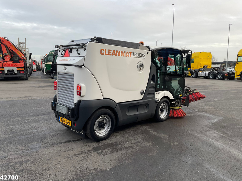 Mathieu MC 210 Azura Flex Euro 6 Stage 5 with 3-rd brush - Σάρωθρο δρόμων: φωτογραφία 4 Mathieu MC 210 Azura Flex Euro 6 Stage 5 with 3-rd brush - Σάρωθρο δρόμων: φωτογραφία 4