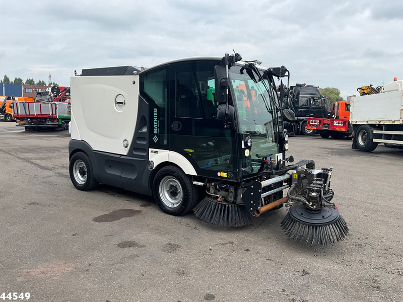 Mathieu MC 210 Azura Flex Euro 6 with 3-rd brush - Σάρωθρο δρόμων: φωτογραφία 4 Mathieu MC 210 Azura Flex Euro 6 with 3-rd brush - Σάρωθρο δρόμων: φωτογραφία 4