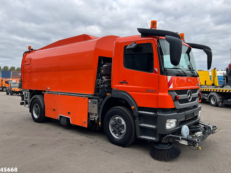 Mercedes-Benz Axor 1833 4x4 Schörling SORF Schienenreinigungs/Railway sweeper Just 38.680 Km! - Σάρωθρο δρόμων: φωτογραφία 5 Mercedes-Benz Axor 1833 4x4 Schörling SORF Schienenreinigungs/Railway sweeper Just 38.680 Km! - Σάρωθρο δρόμων: φωτογραφία 5
