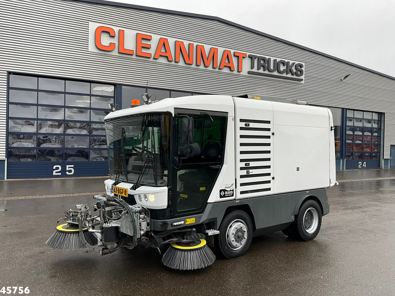 Ravo 580 with 3-rd brush - Σάρωθρο δρόμων: φωτογραφία 3 Ravo 580 with 3-rd brush - Σάρωθρο δρόμων: φωτογραφία 3