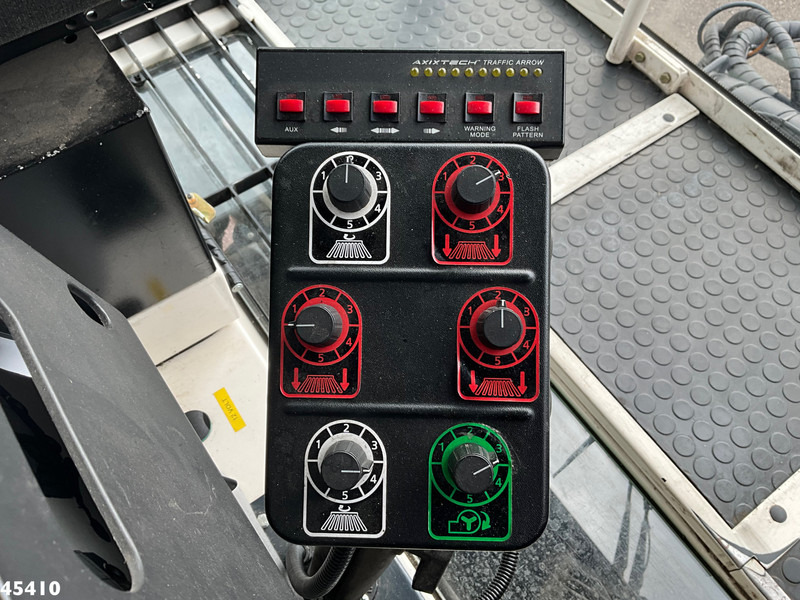 Σάρωθρο δρόμων Schmidt Cleango 500 Compact Euro 6 with 3-rd brush: φωτογραφία 13