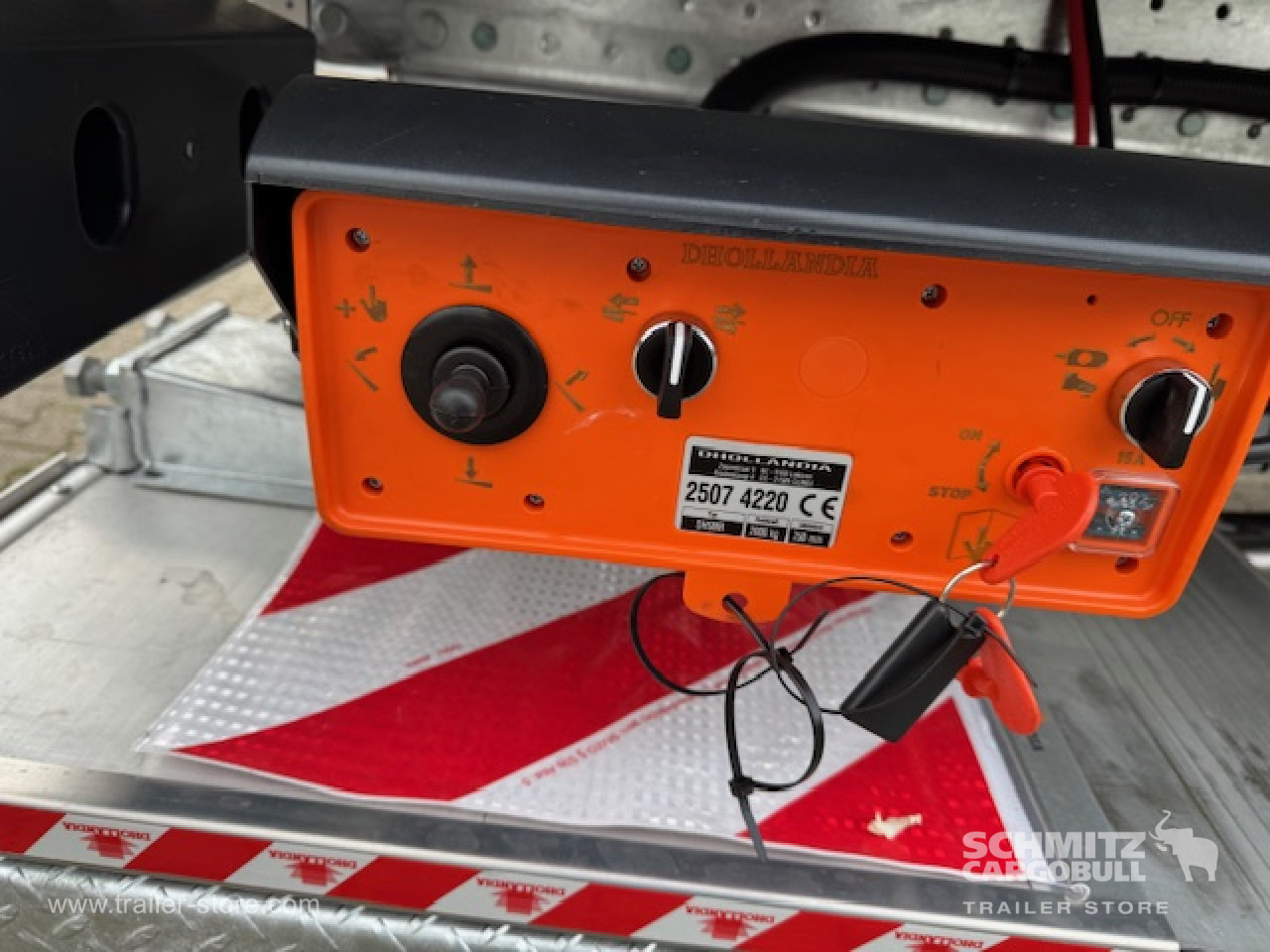 SCHMITZ Oplegger Kasten Standard Taillift - Επικαθήμενο κόφα: φωτογραφία 4 SCHMITZ Oplegger Kasten Standard Taillift - Επικαθήμενο κόφα: φωτογραφία 4