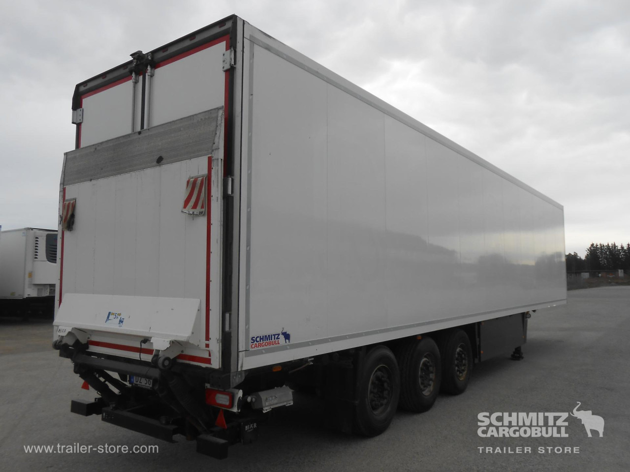SCHMITZ Reefer Standard Taillift - Επικαθήμενο ισοθερμικό: φωτογραφία 1 SCHMITZ Reefer Standard Taillift - Επικαθήμενο ισοθερμικό: φωτογραφία 1