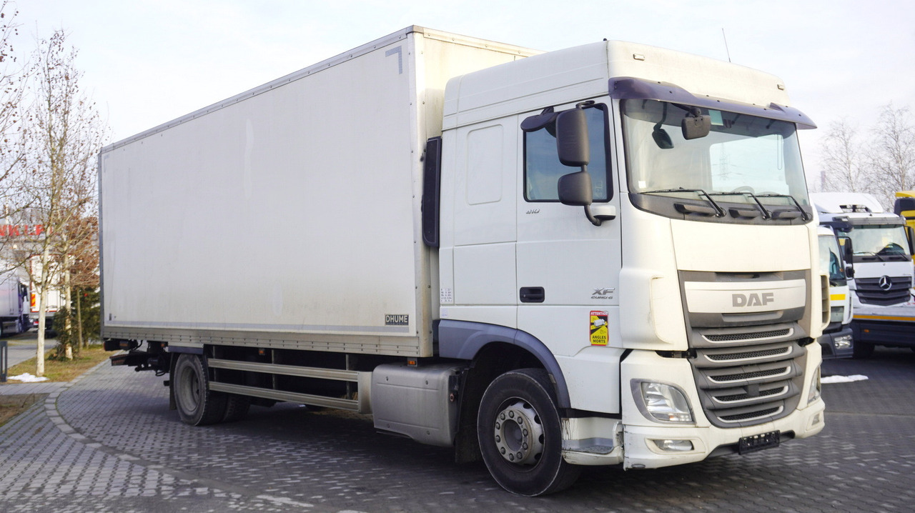 DAF XF 410 EURO 6 /410 HP / 20 EPAL / Dhollandia lift 1500 kg - Φορτηγό κόφα: φωτογραφία 1 DAF XF 410 EURO 6 /410 HP / 20 EPAL / Dhollandia lift 1500 kg - Φορτηγό κόφα: φωτογραφία 1