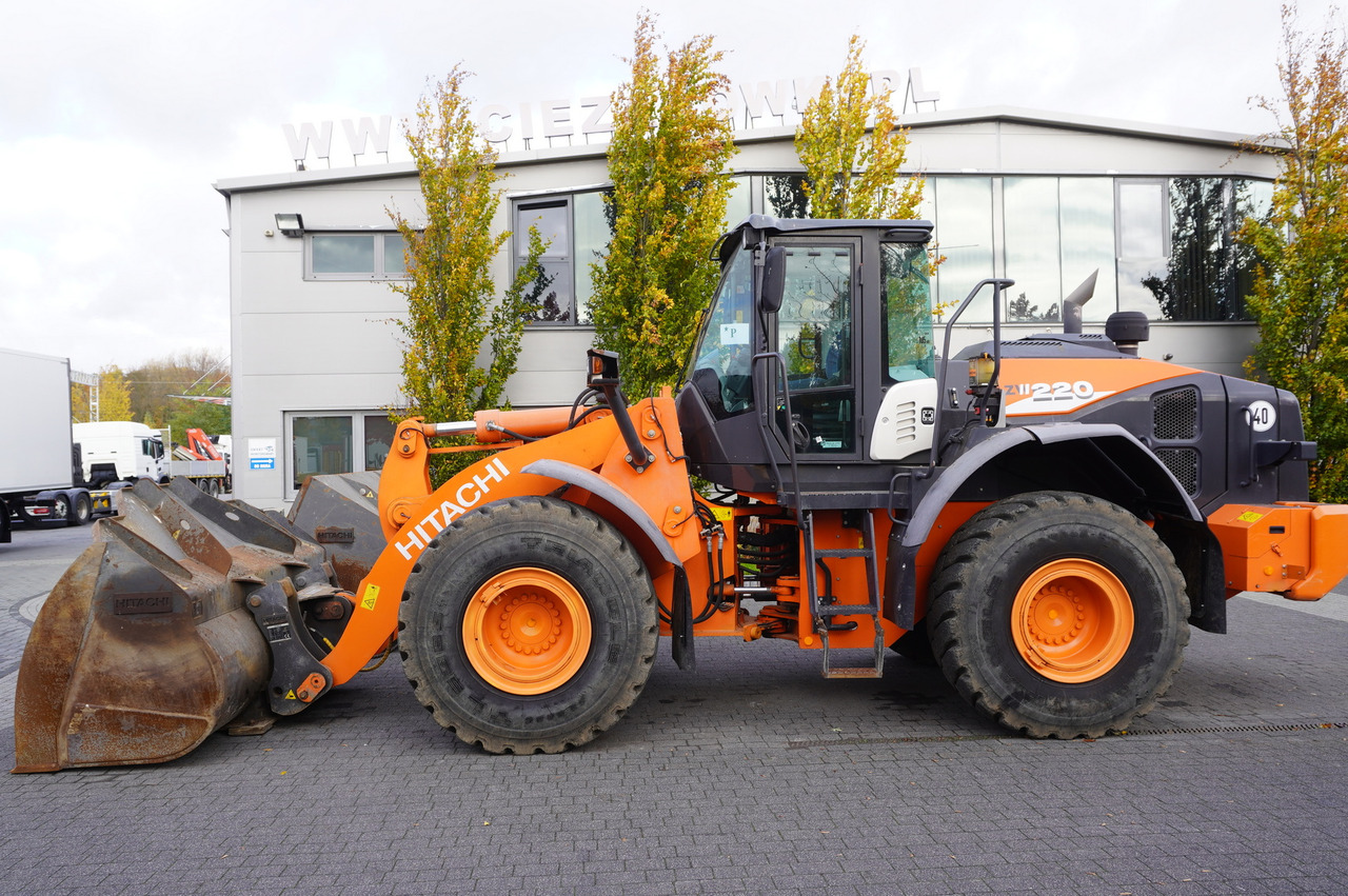 HITACHI ZW220 articulated loader / 2 buckets - Ελαστιχοφόρος φορτωτής: φωτογραφία 3 HITACHI ZW220 articulated loader / 2 buckets - Ελαστιχοφόρος φορτωτής: φωτογραφία 3
