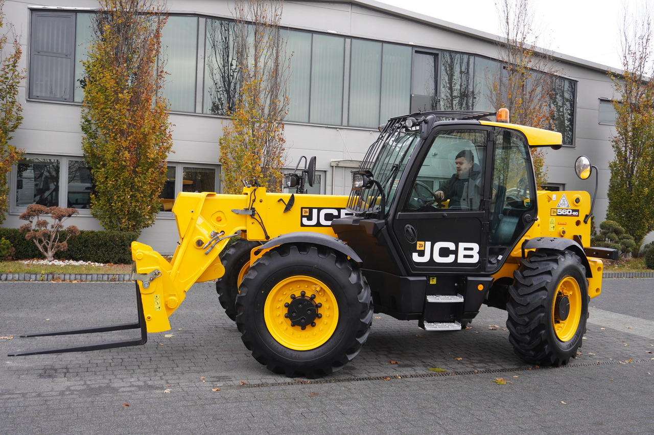 JCB 560-80 / 6 ton lifting capacity / power 146 HP - Τηλεσκοπικός μπροστινός φορτωτής: φωτογραφία 5 JCB 560-80 / 6 ton lifting capacity / power 146 HP - Τηλεσκοπικός μπροστινός φορτωτής: φωτογραφία 5