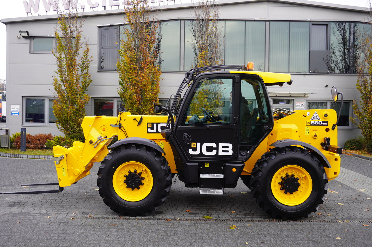 JCB 560-80 / 6 ton lifting capacity / power 146 HP - Ελαστιχοφόρος φορτωτής: φωτογραφία 2 JCB 560-80 / 6 ton lifting capacity / power 146 HP - Ελαστιχοφόρος φορτωτής: φωτογραφία 2