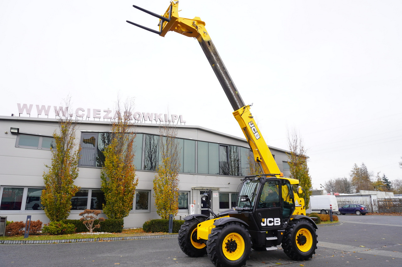 JCB 560-80 / 6 ton lifting capacity / power 146 HP - Ελαστιχοφόρος φορτωτής: φωτογραφία 2 JCB 560-80 / 6 ton lifting capacity / power 146 HP - Ελαστιχοφόρος φορτωτής: φωτογραφία 2
