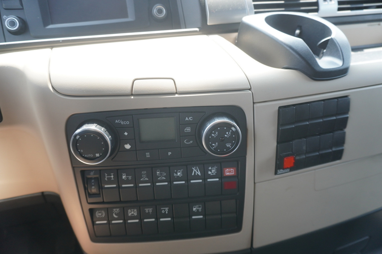 Φορτηγό σασί MAN TGS 35.420 8×2 / Chassis 6.4 m / 3 steered axles: φωτογραφία 11 Φορτηγό σασί MAN TGS 35.420 8×2 / Chassis 6.4 m / 3 steered axles: φωτογραφία 11