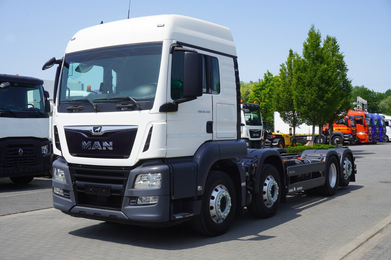 MAN TGS 35.420 8×2 / Chassis 6.4 m / 3 steered axles - Φορτηγό με γερανό: φωτογραφία 2 MAN TGS 35.420 8×2 / Chassis 6.4 m / 3 steered axles - Φορτηγό με γερανό: φωτογραφία 2